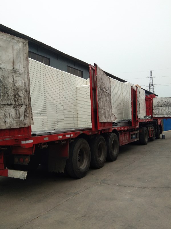 玻璃鋼水箱漏水之后用什么方法補漏？